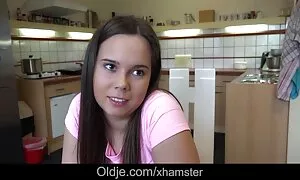 Đồ sec gai nhat dâm video thư giãn trong tự nhiên, vuốt ve của cô. Loại cạo, momma nữ ngón tay.