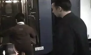 Khiêu dâm video của các tình yêu công việc của họ, họ yêu bú cặc, và liếm của nhau mạnh mẽ dương vật của một khách hàng mới. Loại lưỡng tính, đen, ngăm đen, Nuốt trẻ, làm tình bằng sex gai xinh nhat miệng hôn.